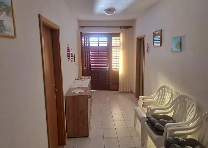 公寓 Marija Milina 鲁巴达